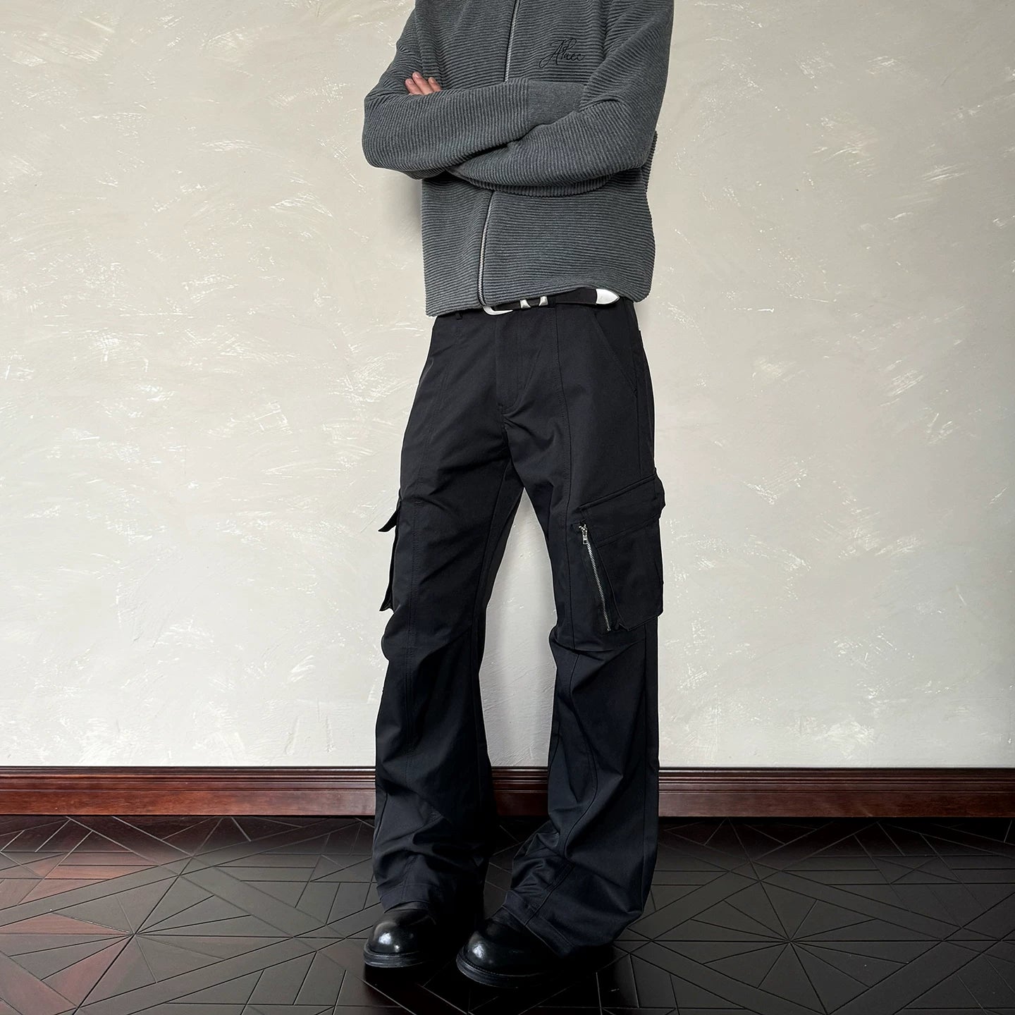 A PUEE American retro functional style multi pocket work pants for men and women, Vibe style straight tube slightly flared slim pants