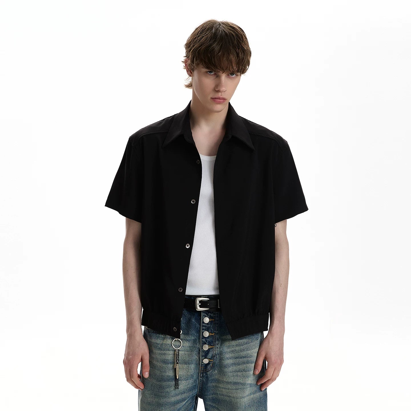 A PUEE American retro shoulder style short sleeved shirt cleanfit silhouette deconstruction loose short shirt trend