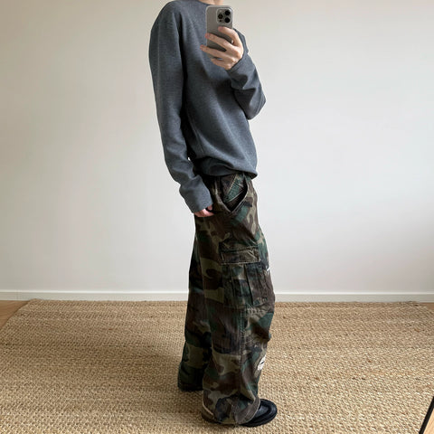 A PUEE American retro cleanfit ripped patch camouflage work pants men's trendy straight tube slightly flared and handsome pants