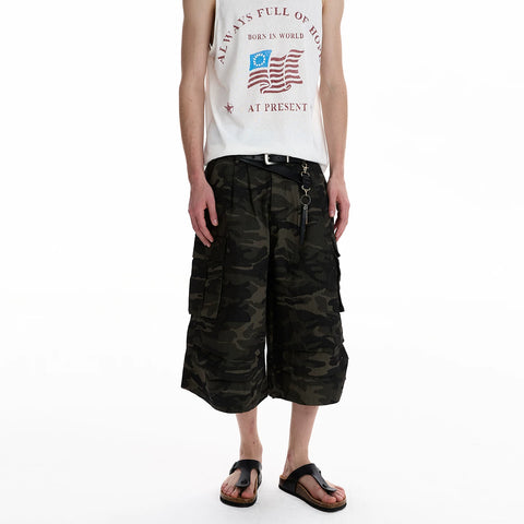 A PUEE retro American multi pocket camouflage workwear cropped pants with wide legs for men and women, loose and cool casual shorts for summer