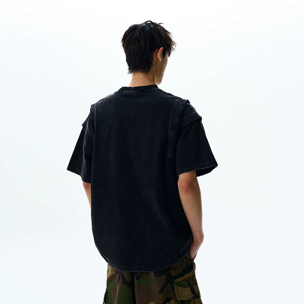 A PUEE American retro clean fit silhouette deconstruction cut to make old short sleeved T-shirt trendy and cool loose top