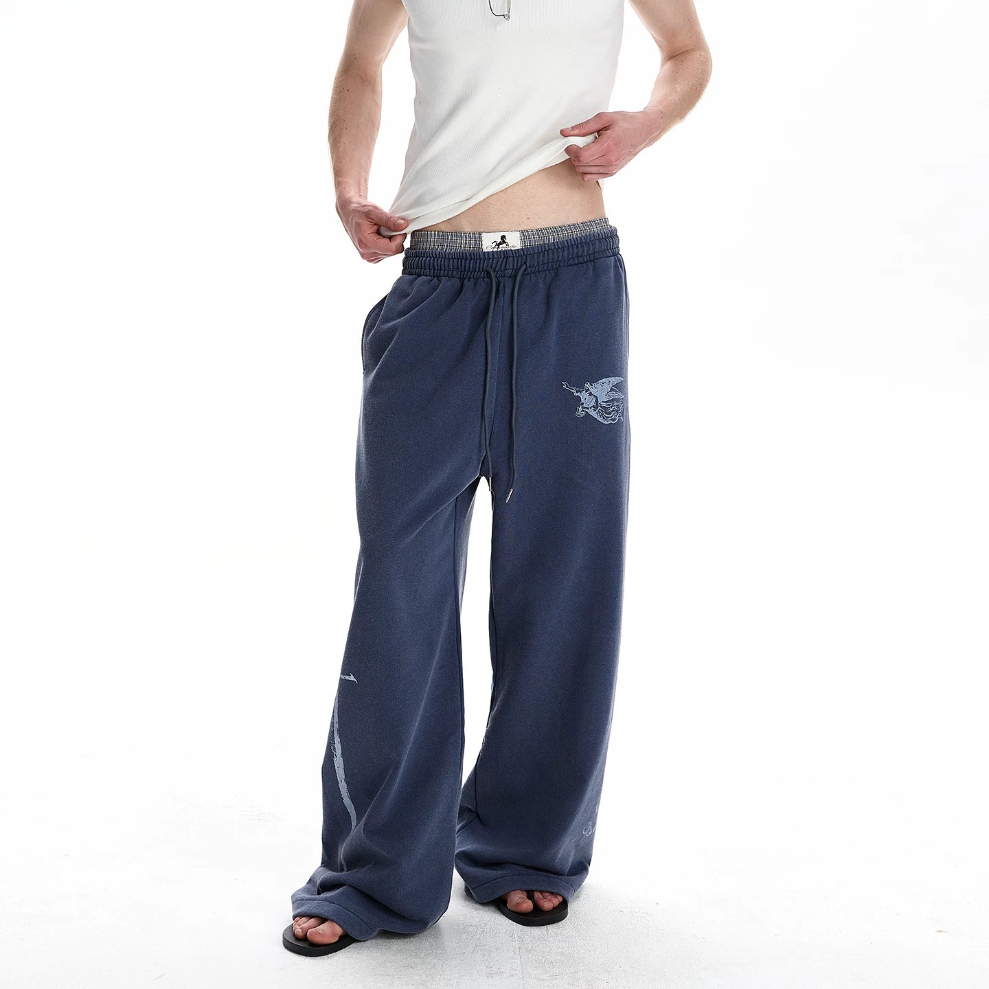 A PUEE American retro washed vintage printed casual bathroom pants for couples, stylish and loose straight leg floor length pants