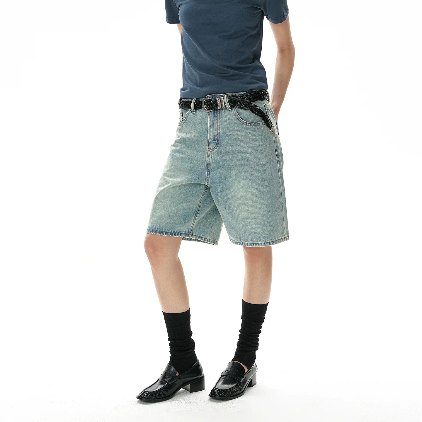 A PUEE summer vintage distressed washed light blue denim shorts for women with a lazy feeling, loose and versatile commuting cropped pants