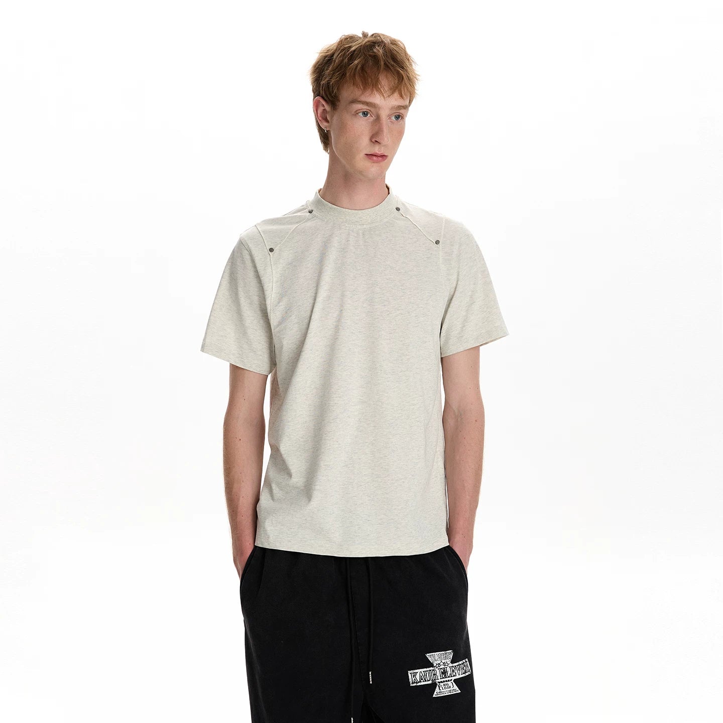 A PUEE deconstructive cut rivet short sleeved T-shirt cleanfit men's and women's shoulder high-end short versatile top