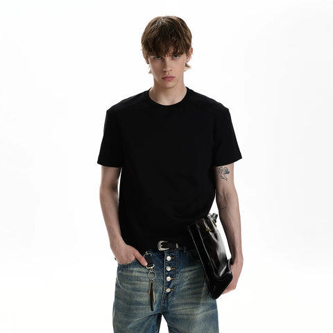 A PUEE deconstructive design clean fit shoulder short sleeved T-shirt for men and women with a sense of luxury, short and versatile top for summer