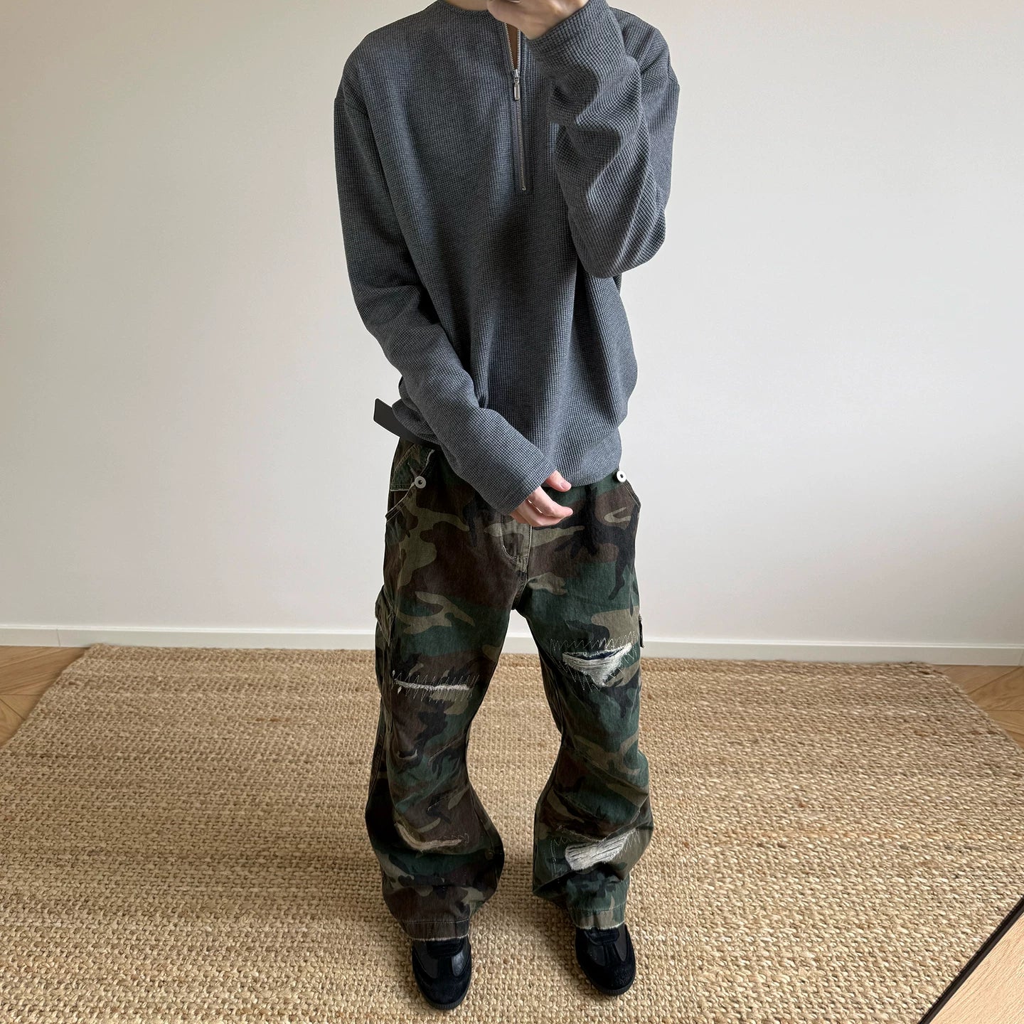 A PUEE American retro cleanfit ripped patch camouflage work pants men's trendy straight tube slightly flared and handsome pants