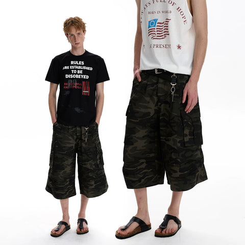 A PUEE retro American multi pocket camouflage workwear cropped pants with wide legs for men and women, loose and cool casual shorts for summer