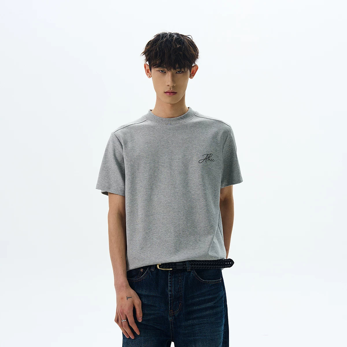 A PUEE original American retro cleanfit front shoulder basic short sleeved T-shirt with a high-end feel and versatile short top