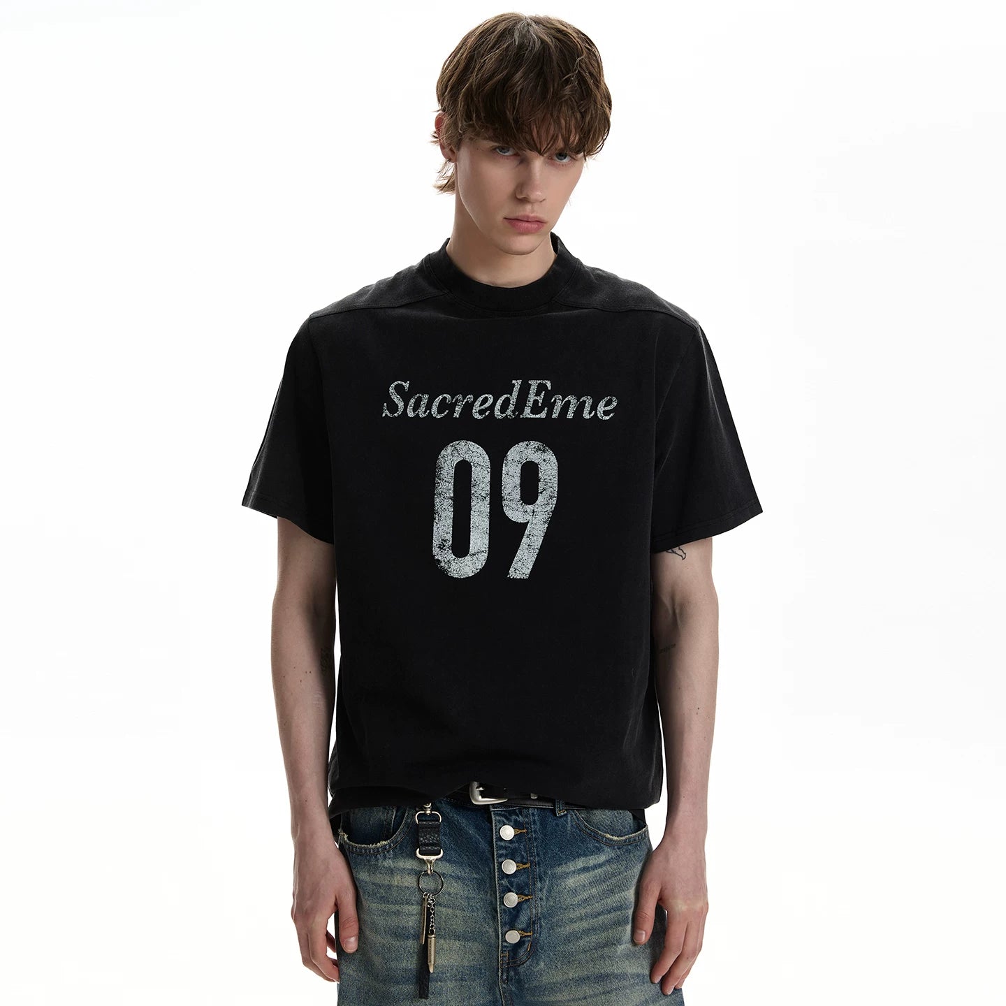 A PUEE American retro letter printed vintage short sleeved T-shirt, trendy vintage shoulder short style, rugged and handsome top, summer