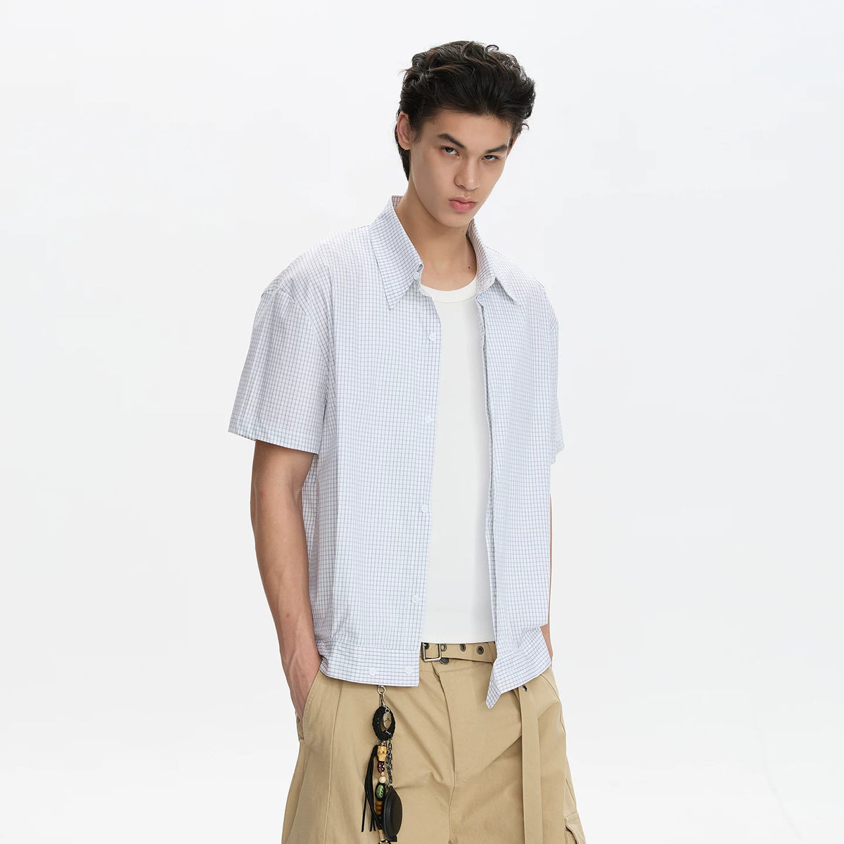 A PUEE retro high intelligence plaid short sleeved shirt with boxy style for men and women, short and stylish, versatile T-shirt top