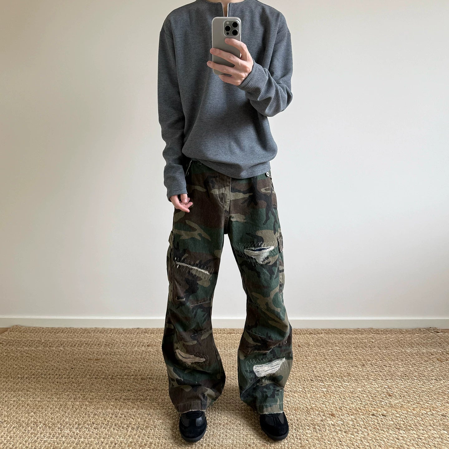 A PUEE American retro cleanfit ripped patch camouflage work pants men's trendy straight tube slightly flared and handsome pants